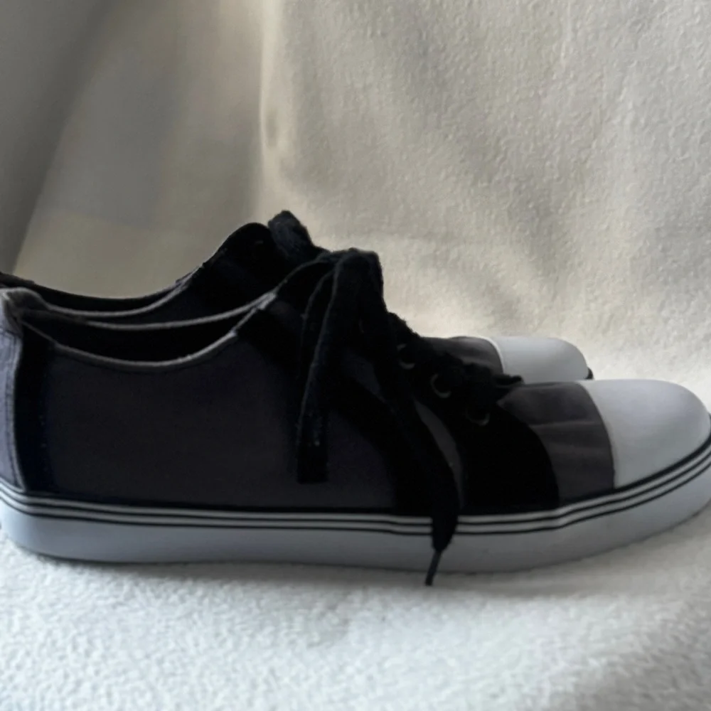 Dickies Size 8 Men’s Gray/Black/White Lace Up Sneakers